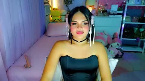 Mia online show from February 7, 8:17 am