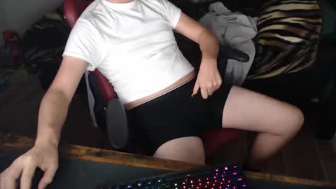 DesertBoy2023 online show from November 19, 6:24 am