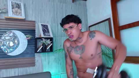 calvin913 online show from November 15, 9:33 am