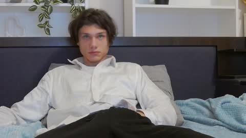 Snapshot of calvin_cay chatting on January 12, 3:39 am Calvin online show from January 12, 3:39 am