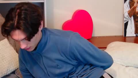 Snapshot of calvin_cay chatting on February 11, 9:56 pm Calvin online show from February 11, 9:56 pm