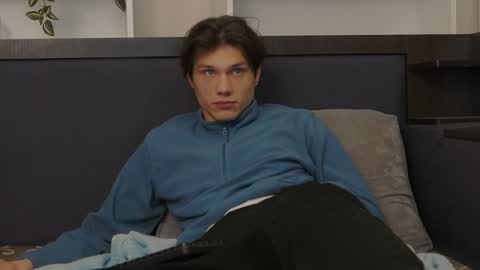 Snapshot of calvin_cay chatting on January 15, 12:30 am Calvin online show from January 15, 12:30 am