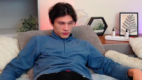 Snapshot of calvin_cay chatting on January 18, 7:37 pm Calvin online show from January 18, 7:37 pm