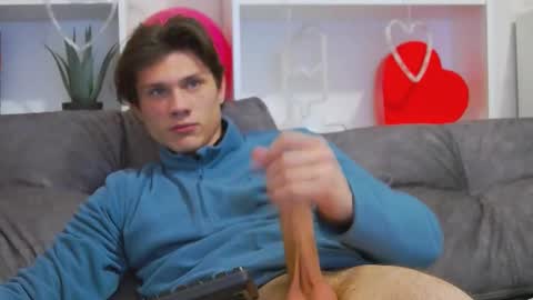 Snapshot of calvin_cay chatting on February 14, 8:05 pm Calvin online show from February 14, 8:05 pm