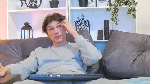 Snapshot of calvin_cay chatting on March 3, 8:00 pm Calvin online show from March 3, 8:00 pm