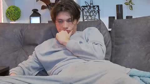 Snapshot of calvin_cay chatting on March 12, 3:35 am Calvin online show from March 12, 3:35 am