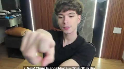 Hey I am Calvin  online show from July 31, 3:13 pm