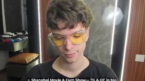 Hey I am Calvin  online show from July 18, 3:36 pm