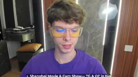 Hey I am Calvin  online show from June 24, 5:31 pm