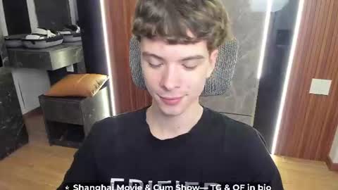 Hey I am Calvin  online show from June 27, 5:41 pm