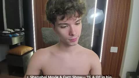 Hey I am Calvin  online show from July 14, 3:17 pm