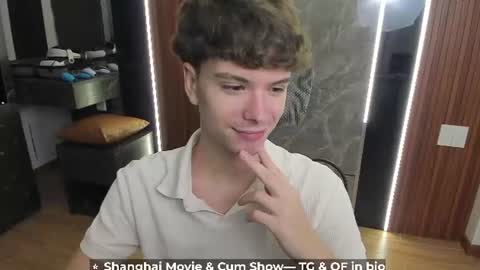 Hey I am Calvin  online show from July 8, 3:37 pm