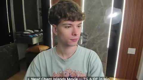 Hey I am Calvin  online show from August 1, 3:24 pm