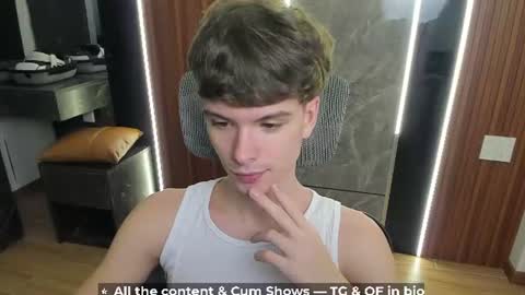Hey I am Calvin  online show from June 23, 5:19 pm