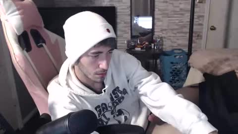 Snapshot of calvin_tanner chatting on December 14, 3:17 am calvin_tanner online show from December 14, 3:17 am