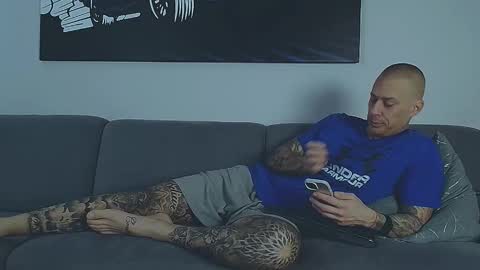 Calvin  online show from February 18, 7:52 am