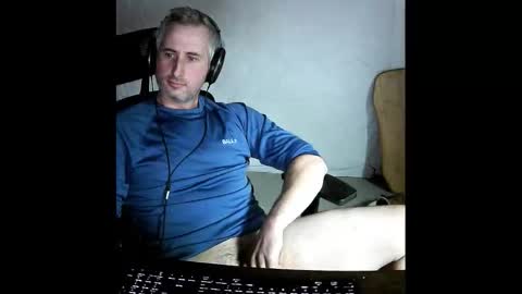 Snapshot of camcrusader chatting on October 11, 9:29 pm herp derp online show from October 11, 9:29 pm