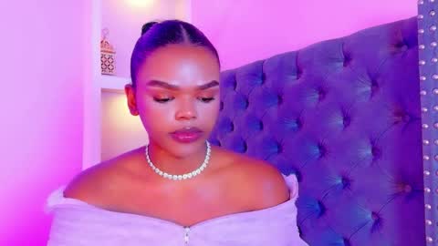 camiestrada online show from December 17, 2:18 am