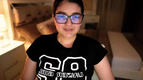 Snapshot of camila_buitrago chatting on October 20, 3:11 am Camila buitrago online show from October 20, 3:11 am