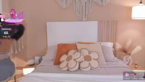 camila_bustamante_ online show from June 1, 2:07 pm