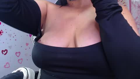 Cami online show from March 6, 1:46 pm