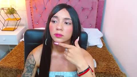 Snapshot of camilah_tk chatting on October 22, 8:32 pm Cami online show from October 22, 8:32 pm