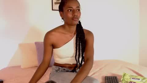 Camila Robinson online show from May 16, 8:51 pm