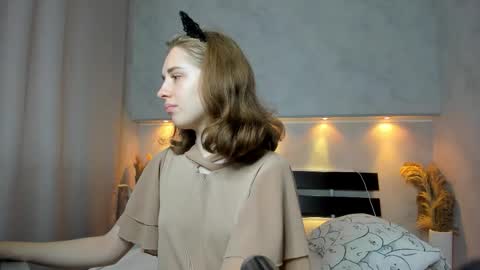 Camilla online show from September 18, 12:25 am