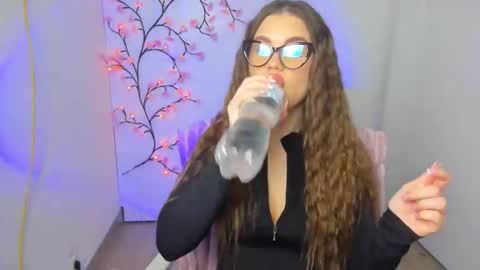 Camilla online show from December 14, 6:19 am