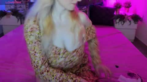 camilladreamer online show from January 7, 6:02 pm