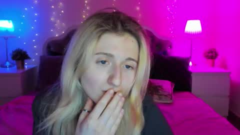 camilladreamer online show from January 12, 6:59 pm