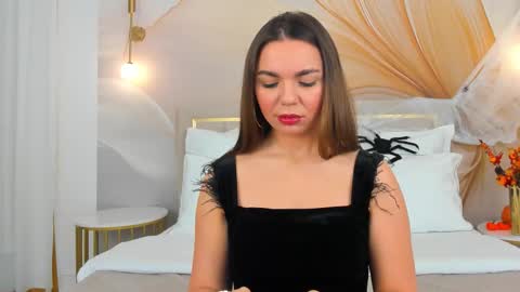 Snapshot of camillalarson chatting on October 21, 3:00 am Camilla online show from October 21, 3:00 am