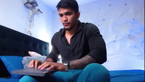 camilo_contre21 online show from October 15, 7:04 pm