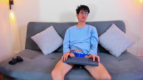 Camilo online show from October 16, 4:01 am