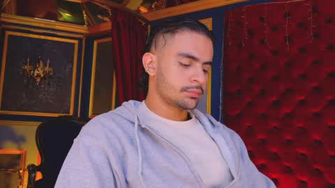 CLICK HERE  --   online show from December 19, 11:29 am