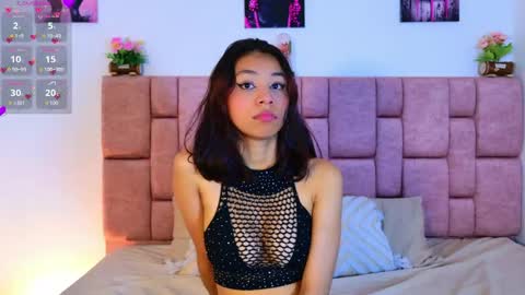 camiluxe online show from January 10, 9:20 pm