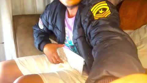 camivaron online show from February 10, 7:04 am