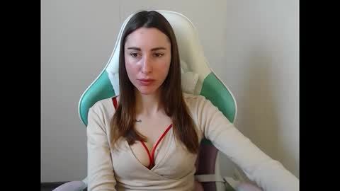 cammila horn online show from February 25, 6:28 am