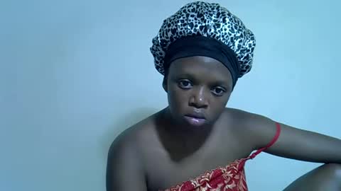 candiemaya online show from April 10, 5:28 pm