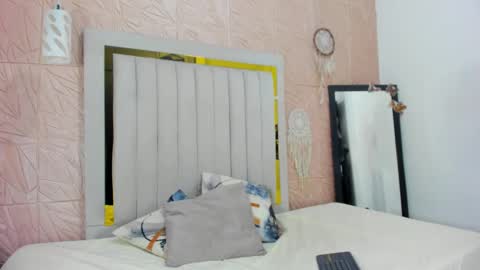 candise online show from October 1, 9:35 pm