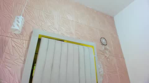 candise online show from November 1, 12:00 am