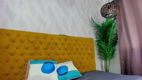 candise online show from September 11, 5:09 am