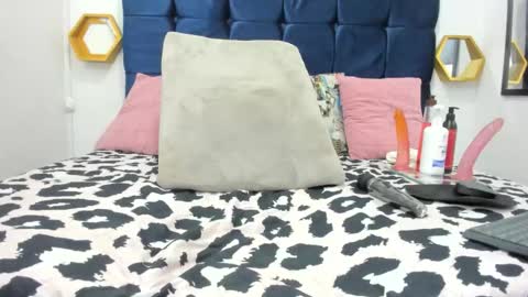 candy_big_tits18 online show from October 15, 12:58 am