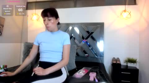 Candy hot online show from February 2, 8:05 pm