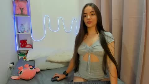 candy_kitty7343 online show from April 15, 5:00 am