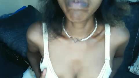 candybrown001 online show from October 24, 7:53 am