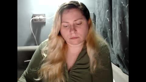 Laura online show from October 31, 8:20 pm