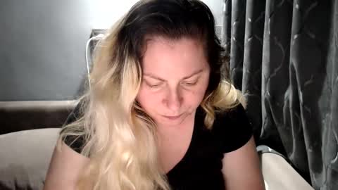 Laura online show from March 11, 7:28 pm