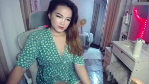 leahlex 3 online show from February 6, 7:05 pm