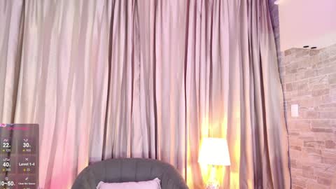 Isabella online show from April 5, 5:10 pm